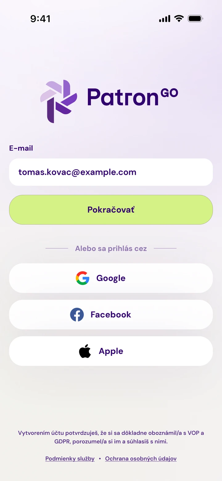 Úvodná obrazovka aplikácie Patron GO: zadanie e-mailu a pokračovanie alebo prihlásenie cez Google, Facebook či Apple